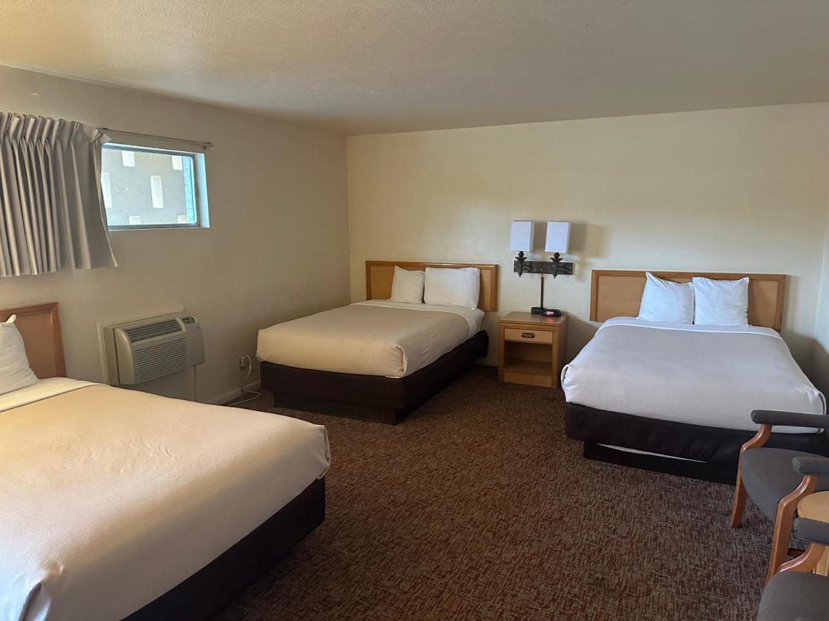 Big Bend Traveler'S Inn Great Bend Buitenkant foto